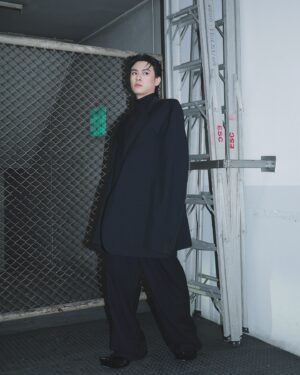 Jackrin Kungwankiatichai Instagram - 🌚 @balenciaga #Balenciaga