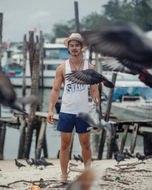 Jacob Hsiao Instagram - Seabirds, fly home. 

Photography: @alexleephotographer
