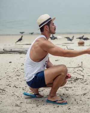 Jacob Hsiao Instagram - Seabirds, fly home. 

Photography: @alexleephotographer