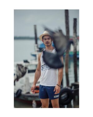 Jacob Hsiao Instagram - Seabirds, fly home. 

Photography: @alexleephotographer