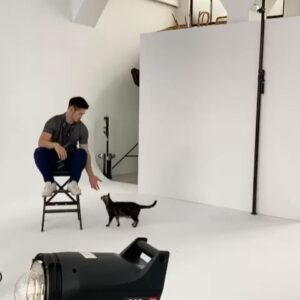 Jacob Hsiao Instagram - 春節來臨前，整理一些過去有我在內的工作幕後影片/照片。
希望新的一年能被更多工作塞滿行程。

謝謝經紀人/同事的側拍。🥹