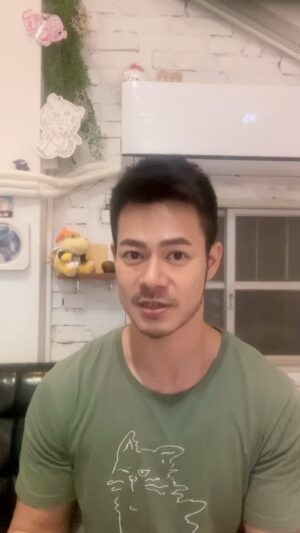 Jacob Hsiao Instagram - 久違的雅各英文小教室

小時候的我是多所學校的轉學生，對性格內向的我來說，適應總是個挑戰，今天來向各位介紹幾種「找麻煩」、「欺負」的英文說法。

1. Pick on someone (phr.) 
I used to get picked on when I was a kid. 
我小時候曾經被找麻煩。

2. Give someone a hard time. (Idiom) 
My supervisor has been giving me a hard time, coz I outshine him in every possible way. 
我的直屬主管一直找我麻煩，因為我在任何方面都表現比他亮眼。

3. Give someone hell. (Idiom) 
My ex-girlfriend had given me hell all the time until I couldn’t take it any longer. 
我前女友總是大力批評我直到我無法再忍受。

Bullying happens everywhere, school, workplace or internet, it’s important to recognize it and confront it, it’s the ugly side of human nature, hope more people treat others the way the like to be treated.