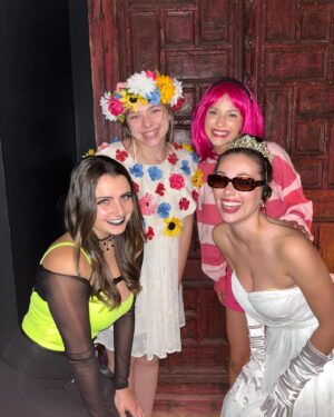Jacqueline Scislowski Instagram - Halloween Night 1 = a success! Lazy town girl and Shego take on Night 2 again today!!wahoo💗💚🖤🤪🤪