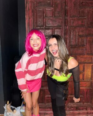 Jacqueline Scislowski Instagram - Halloween Night 1 = a success! Lazy town girl and Shego take on Night 2 again today!!wahoo💗💚🖤🤪🤪