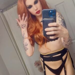Jade Jolie Instagram - Back on my dark sh*t ya’ll 😏🖤🔥😈