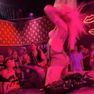 Jade Jolie Instagram - “… I’m a Freak yea” 😜😈 #TheQueenBarEDC @edc_lasvegas