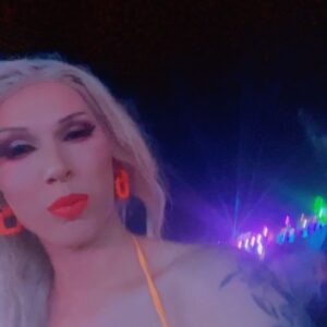 Jade Jolie Instagram - Thanks so much to #TheQueenBar & @edc_lasvegas @mseasy @pogopinktie 🤩🤩🤩🤩