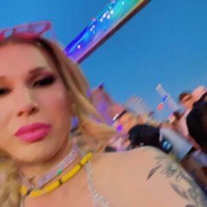 Jade Jolie Instagram - Thanks so much to #TheQueenBar & @edc_lasvegas @mseasy @pogopinktie 🤩🤩🤩🤩