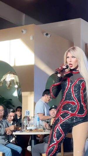 Jade Jolie Instagram - 🐍🐍🐍In my rep era @taylorswift @taylornation Thank you @daniel_mindiola for this incredible costume 📷: @chaddriley custom mic from my bb @_rafaelcisneros_