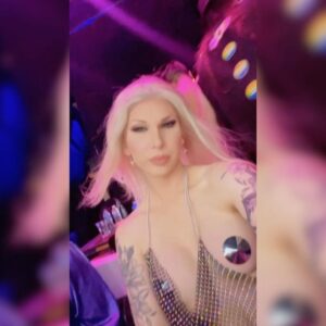 Jade Jolie Instagram - Drag Race vs Now! #GetHerJade 
There’s some friends that are life long, I met @theonlycocomontrese before @rupaulsdragrace in the beginning of my drag career and we just instantly clicked. She’s never changed and always there if I need her. From my first benefit show (was hers 😂) to my first Reality show, to my first Trans bday and to now. So grateful for her friendship to this day! Love you sister! @worldofwonder