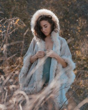 Jade Tailor Instagram - Throwback to a shoot I did with the brilliant @photos_x_yves ✨ Given that someone has been posing as me trying to steal my photos I figured I’d make sure people know that they belong to myself and these photographers alone. Please note, this is my only account I post photos on. Also, I will never email a photographer asking for old photos. I keep everything and keep things well documented. Let’s honor and respect photographers and artists and their work please 🙏🏽
