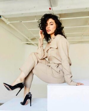 Jade Tailor Instagram - As promised… one of my favorite shoots from the incomparable @msayles ✨Celebrating these brilliant photographers and their artistry.

And the brilliant work of my team, my hair and makeup favs!!! @rachelnicolepagan & @guiniushair 🥰🙏🏽✨