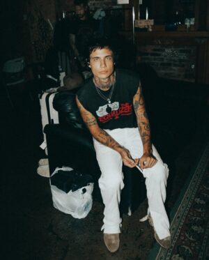 Jaden Hossler Instagram - Tour has been amazing so far. A tangible energy in the air of what I’m trying to do. I’m so grateful. Pittsburg tonight, New York next. See you there 🤝🏼