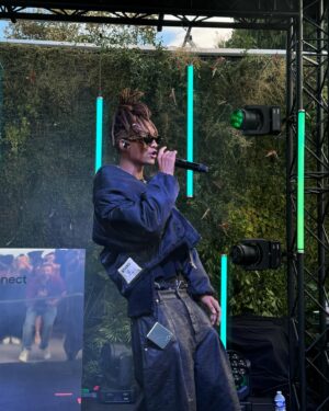 Jaden Smith Instagram - Summertime In Paris 

#GalaxyZFlip6 #SamsungPartner #withGalaxy #TeamGalaxy @samsungmobile