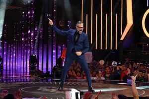 Jaime Camil Instagram - #LaAcademia 🎙️ @laacademiatv TODOS LOS DOMINGOS A LAS 8pm por @aztecauno 🙌🏽🤩 Y #CaminoALaFama LUN-VIE, 4:30pm CST por @aztecasiete #tecambialavida
📷 TV Azteca