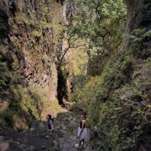 Jaime Camil Instagram - Qué gusto volverte a ver Tepoz 🖤 ya te extrañaba 🧚🏽🏞️ @xtremeadventuretepoz @naturaladventuresmx #Tepoztlan #Tepozteco #Morelos #Tepoz