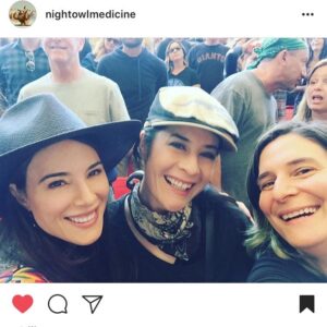 Jaime Murray Instagram - Loved spending time w these beautiful souls, was my joy to watch their spirits soar last night at #gratefuldead #deadandcompany ❤️🙏🏻✨💀⚡️🌈 #regram #shoreline thank you @cahillroarla & happy happy birthday my love 🎂💕🎉