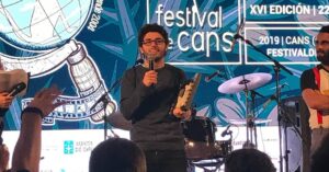 Jaime Olías Instagram - Ayer me dieron un premio a mejor actor por el cortometraje "O que medra por dentro". Muchas gracias a mi amigo @nacho.ozores por dirigirme como nadie y gracias al festival gallego @festivaldecans y @somos_aisge por el reconocimiento 🤘🤘🤘🤘🤘🤘🤘🤙🤙🤙💪💪😘😘😘 #actor #film #domingo #corto