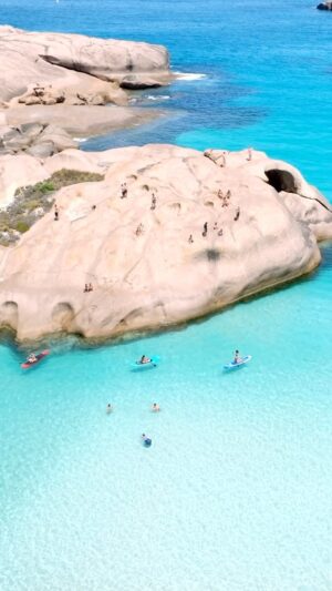 Jaimen Hudson Instagram - POV: You are swimming in paradise 💦
.
Twilight Beach, Esperance Western Australia 
.
#esperance #australia #beach #drone