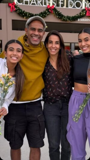 Jair Oliveira Instagram - Ah, Que presente mais lindo de #diadospais que eu recebi aqui!! Estou em lágrimas repostando e agradecendo a Deus por esta minha família amada!
Amo demais!!! ❤️❤️❤️❤️❤️
Obrigado pelo post lindo e emocionante , @taniakhalill 
Feliz dia dos pais, todo mundo!
