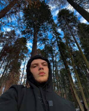 Jake Brennan Instagram - t̴̢̡̰̟̖̲̟̩̄͊̓̽̄̇͛̑̍͘o̷̼͗̆͛̽̈̉̈́̕ď̸̲͗̾͗͗͝a̵̬͔̓̿̿͘͝y̶̨̡̥͌̓̌̂̌̒͠