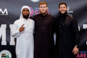 Jake Matthews Instagram - Abu Huraira reported: The Messenger of Allah, peace and blessings be upon him, said, “Verily, Allah will say on the Day of Resurrection: Where are those who love each other for the sake of My majesty? Today, I will shelter them in My shade on a day when there is no shade but Mine.”

In another narration, Prophet Muhammad ﷺ warned about being the lone sheep that it’s easy for the wolf to attack. 

Brotherhood is an essential part of staying firm on your deen, blocking out negative influences that can come when someone is feeling alone.