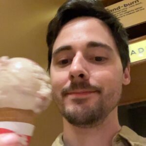 Jake Thomas Instagram - I did a 75 Hard Challenge! For 75 days straight I went to the gym, went on a walk, eat healthy, skipped sweets & alcohol, read 10 pages, and drank 1gal of water and it was absolutely exhausting. On the upside, I got into the best shape I’ve ever been in! Would I do it again? Maybe! With a few modifications (1gal of water is insane, I’ve never peed so much in my life, I swear there were a few times I almost didn’t make it to the bathroom in time). Last slides are me eating all the food I missed out on. #75hardchallenge