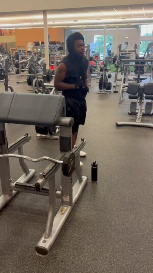Jalyn Hall Instagram - Arm day 🏆💪🏾#gymtime #workout