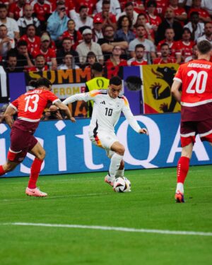 Jamal Musiala Instagram - Important group win 💪🏽 Full focus on the knockout stage 💯