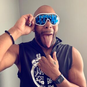 Jamar Shipman Instagram - Got 3 new pairs of shades!😎Thank you to @creation_by_designs! Plus a cool new hoodie sweat shirt. I’m ready to take on the world!!!🌎Oh yeah!!!☝🏾💪🏾⭐️