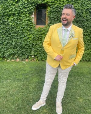 James Patrice Instagram - What an honour to be celebrant for the wedding of the year 🇮🇹😭 DOLLS @jenniferehy @haimsandwich