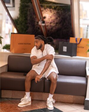 James Perkins Instagram - It’s 7pm Friday… it’s my birthday 🥳

📸: @kungfuukenny0__o