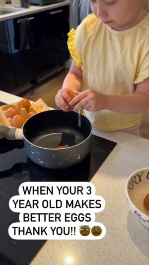 Jamie Jewitt Instagram - Matilda in the making! 

Nell has always been a keen learner and watching her make eggs for her sister this morning completely from scratch and all by herself was an unbelievably proud moment. 😭🤣♥️

Kids are the best. 

#funnyreels #foryou #family #babyreels #funnytoddlers #foryoupage #parenting