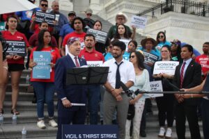 Jamie Raskin Instagram - Proud to stand with my brave friend 
@repcasar, TX workers and the legendary Dolores Huerta to oppose Gov. Abbott's outrageous attempt to ban water breaks during a scorching heat wave. Greg, your “thirst strike” is on time in this brutal climate change summer. We’ve got your back.