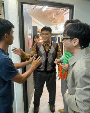 Jan Lam Hoi-Fung Instagram - 努力，一起留港消極救自己！

#好鬼死NEGATIVE
#NEGATIVE得好好
#阿雞阿卵白只