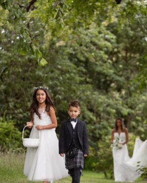 Jana Kramer Instagram - “Once upon a time it was us three…starting over all brand new, dreaming of the happy ending, I always wanted for you” 🥹♥️. 📸 @craigandevasanders