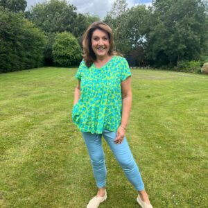 Jane McDonald Instagram - Ready to film our next episode of Celebrity Gogglebox! Tune in this Friday at 9pm on Channel 4!! @channel4 @talent4media @c4gogglebox