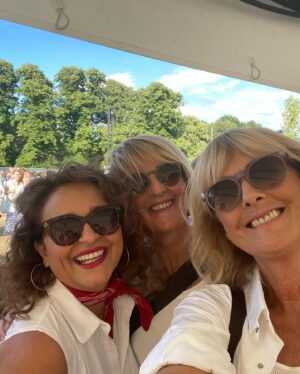 Jane Moore Instagram - @secret_cinema #dirtydancing What an absolute hoot! We loved it and the weather was glorious.  @kayeadamsofficial @nadiasawalha attempted the lift and both put their back out 😂