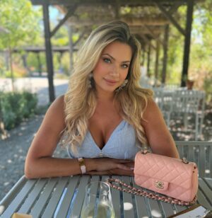 Janelle Pierzina Instagram - Cheers to the finer things in life 🍇✨🍷