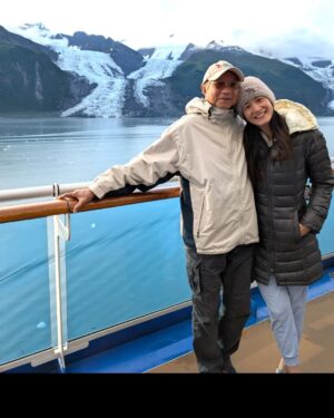 Janet Hsieh Instagram - Just had an EPIC trip to Alaska on @princesscruises @princesscruisestw get ready to be bombarded with photos and videos. Maybe I got back into travel show hosting again 😁 😁 😁 
這次是慶祝我爸爸80歲生日！！接下來會有很多照片跟影片跟你們分享。真的太太太美太好玩！哇。是不是開始想念出外景了我？？？ #公主遊輪台灣