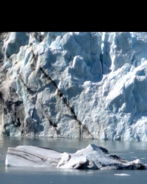 Janet Hsieh Instagram - Just had an EPIC trip to Alaska on @princesscruises @princesscruisestw get ready to be bombarded with photos and videos. Maybe I got back into travel show hosting again 😁 😁 😁 
這次是慶祝我爸爸80歲生日！！接下來會有很多照片跟影片跟你們分享。真的太太太美太好玩！哇。是不是開始想念出外景了我？？？ #公主遊輪台灣