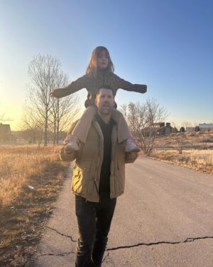 Janet Montgomery Instagram - Daddy we love you #happyfathersday