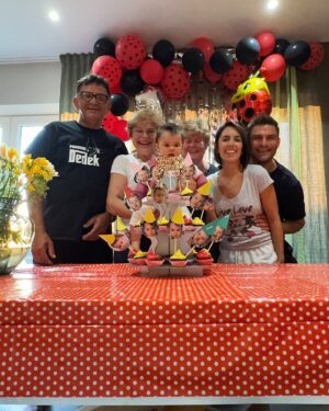 Janette Manrara Instagram - We’ve had the most amazing weekend celebrating Lyra! @aljazskorjanec parents and grandmother came over to spend time with/ her for her birthday and they brought along some beautiful lady bug decorations and cupcakes w/ Lyra’s many faces! Haha! We spent the day having a perfect family lunch, w/ a beautiful cake, and cuddles and love all day at home in the garden as the sun came out for our little sunshine! It was quaint, and warm and full of love ☀️🤍

Thank you so much for all of the beautiful birthday wishes! We are so happy in our little family bubble 🫶🏼