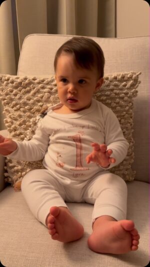Janette Manrara Instagram - “When I wake up, I’ll be 1”, says Lyra’s PJs. I cannot believe how fast the time has flown 🤍

(Personalised PJs: @georgiebellesboutique 🫶🏼)