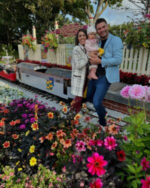 Janette Manrara Instagram - A beautiful family outing yesterday at the @southportflowershow. So many beautiful stands and a gorgeous community of people. Thank you for having us! 🌺 🌻 🌷 🌹 

The last photo had to be doubled because of Lyra’s face on the second one! 😂