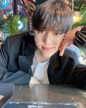 Jang Do-yun Instagram - 엄마 이거 남친짤 이라며..1