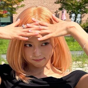 Jang Ye-eun Instagram - 눈부셔 하지만 지지 않지
