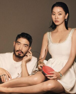 Jang Yoon-ju Instagram - 나보다 더 느낌있는 @jungseungmin 와 
@cartier #까르띠에 💍🤍

매주 수요일 7:00pm #윤쥬르 업로드 되는 날인거 아시죠? 
놀러오세효 ㅎㅎㅎ 오늘이에요 ~ 

@harpersbazaarkorea July2024 
Editor 윤혜영 / @y3h3y3
Photo 목정욱 / @mokjungwook
Film 김예진 / @kyeejin
Hair 조소희 / @soheecho_h
Makeup 김윤정 / @m_up_yun
Set Stylist 한송이 / songyee.hahn
Nail 최지숙 / @connie_cjs
Choreographer 윤대륜 / @yoondaelan
Assistant / 이서현 @seohnleee