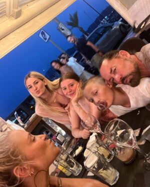 Janine Kunze Instagram - Paradies 🩵
#paradies #wasserfarben #meerliebe #qualitytime