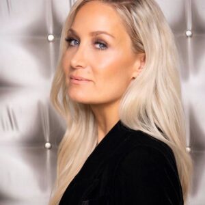 Janine Kunze Instagram - Sei immer gut zu Dir selbst und achte auf das, was Deine Seele braucht 🙏🏻
#seelenliebe #achtsamkeit #selbstliebe